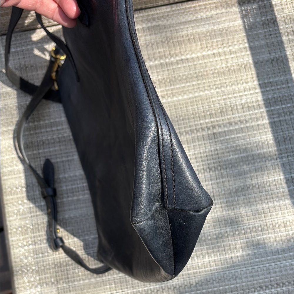 Madewell Dark Navy Leather Crossbody Tote - Picture 5 of 13